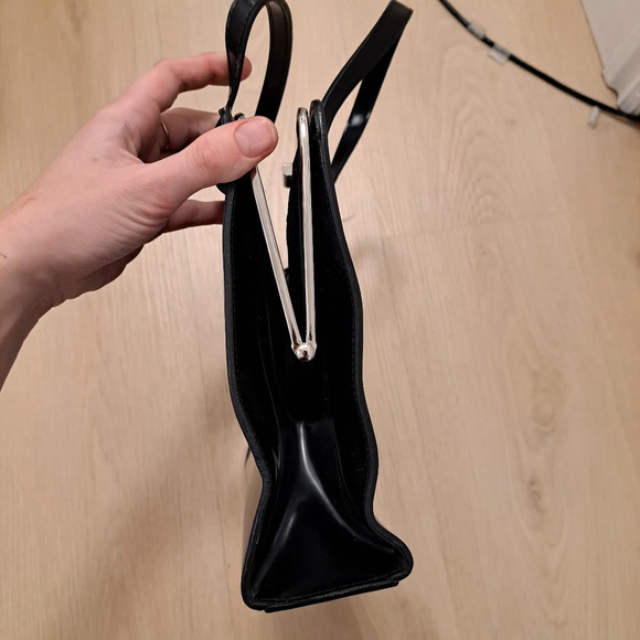 Bebe Black Shiny Leather Minimalist Snap Closure Y2K Medium Handbag Purse - Picture 7 of 10